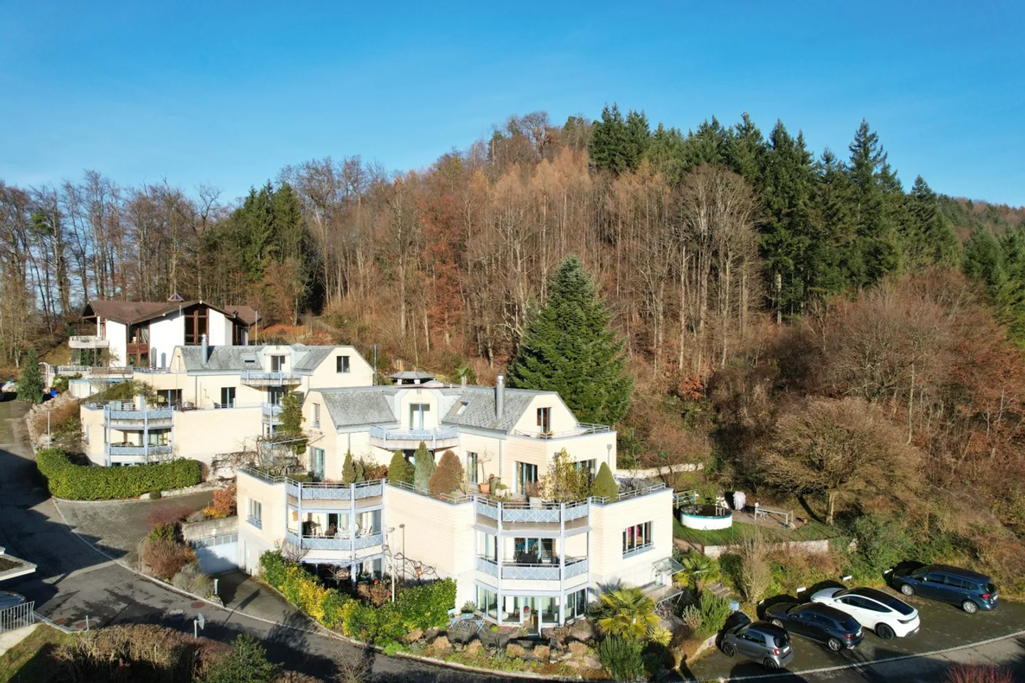 À PROPOS DES TOITS DE LIESTAL - VIVRE COMME DANS UNE MAISON INDIVIDUELLE - Photo 3 sur 16