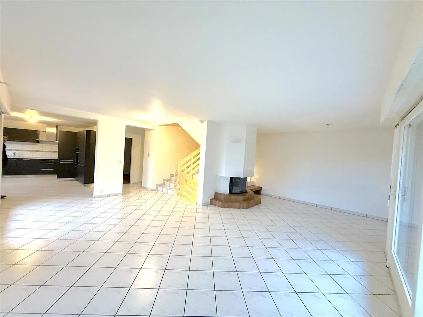 Maison contiguë 8 pièces - Photo 4 sur 13