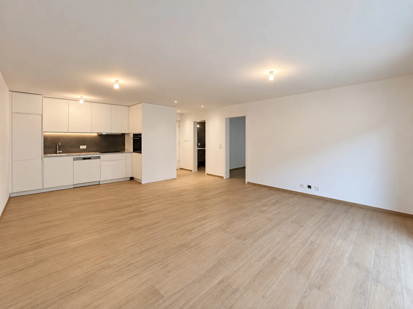 Appartement élégant 2,5 pièces - Photo 2 sur 3