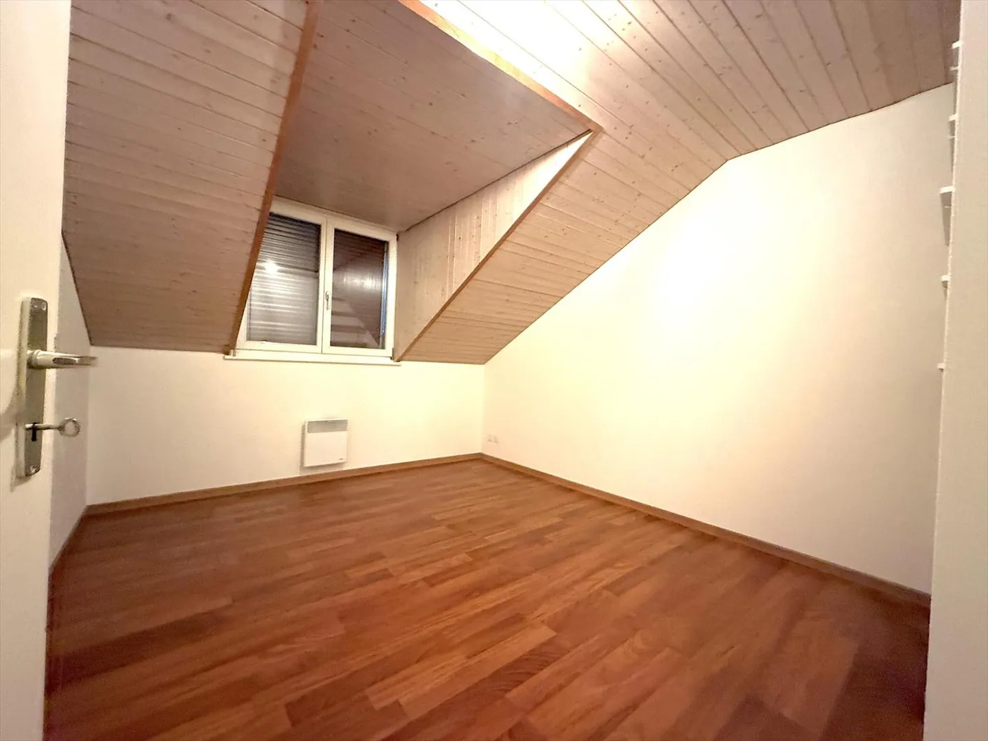 Maison contiguë 8 pièces - Photo 8 sur 13