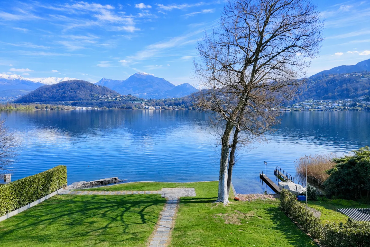 Villa contemporaine au bord du lac de Lugano - Photo 5 sur 33