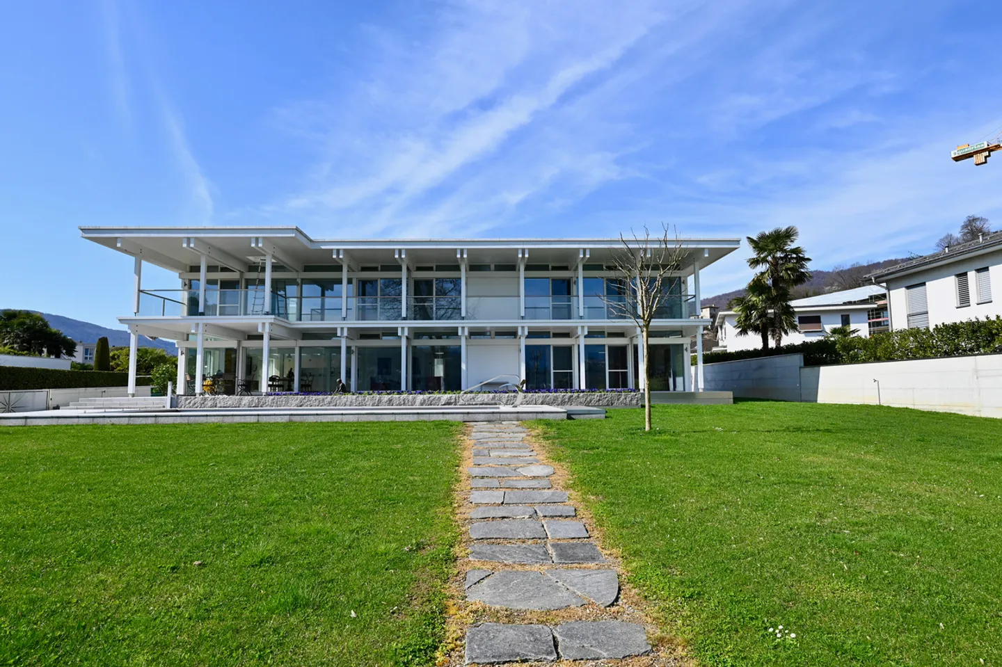 Villa contemporaine au bord du lac de Lugano - Photo 8 sur 33