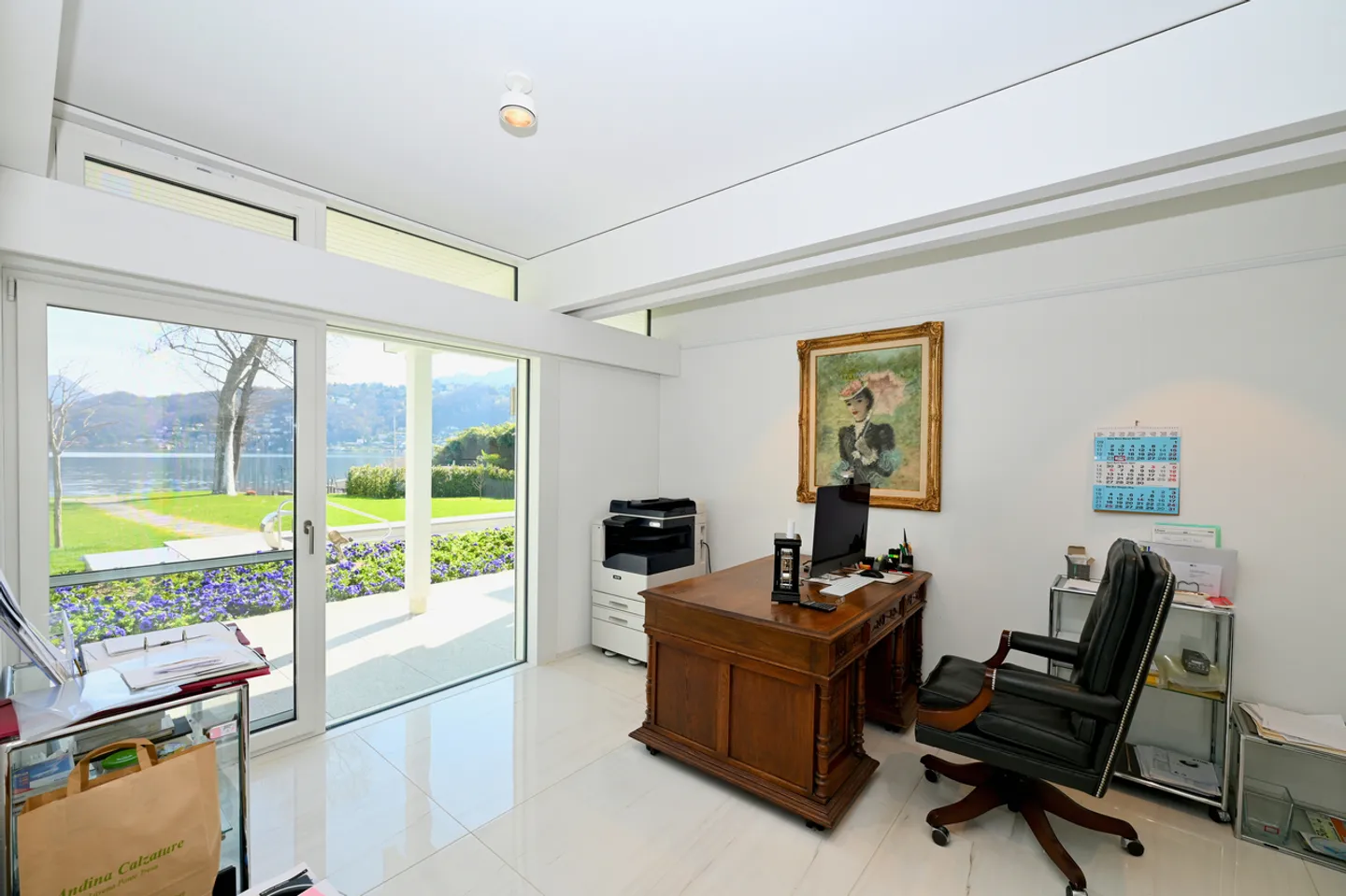 Villa contemporaine au bord du lac de Lugano - Photo 16 sur 33