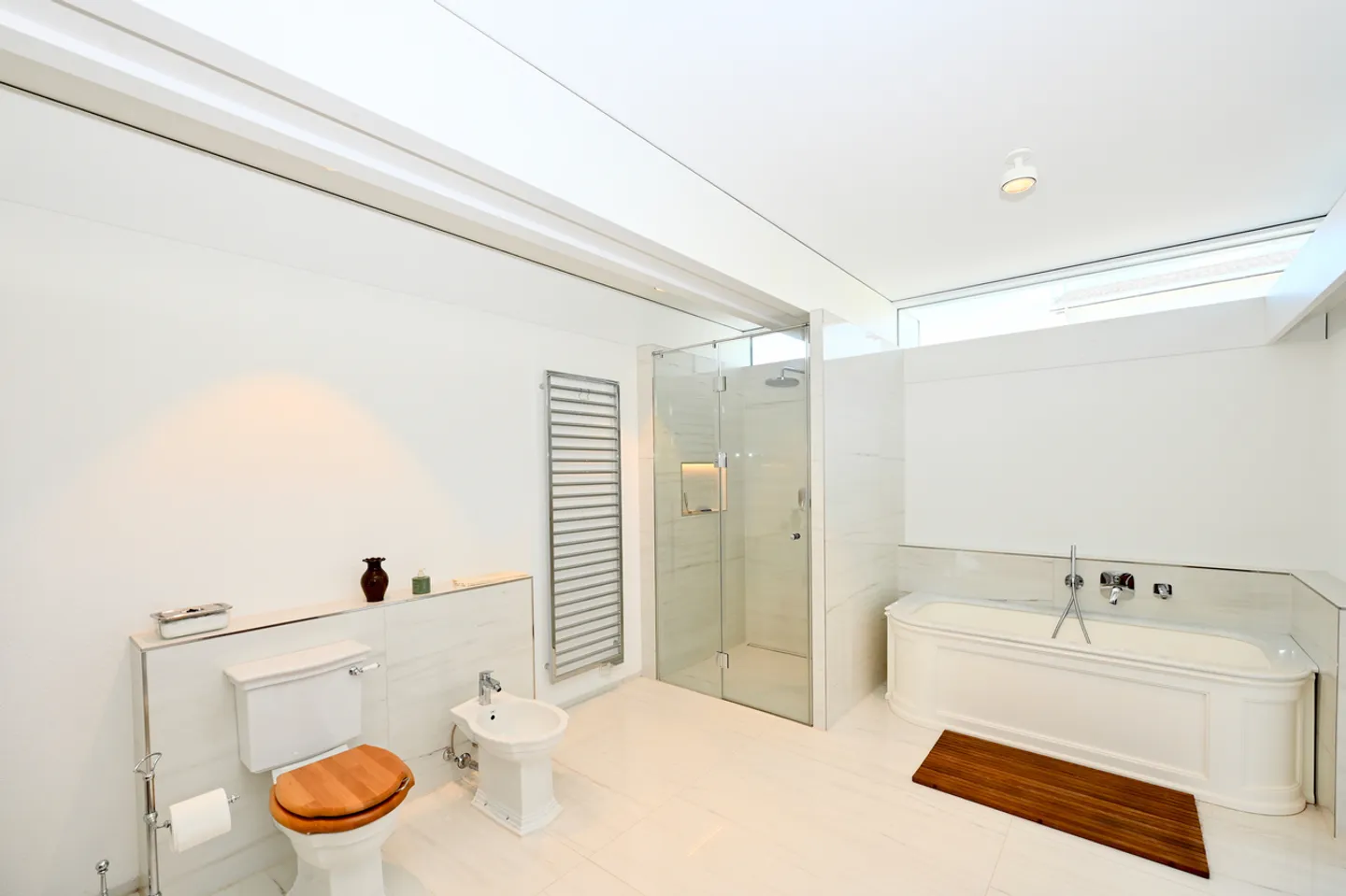 Villa contemporaine au bord du lac de Lugano - Photo 17 sur 33