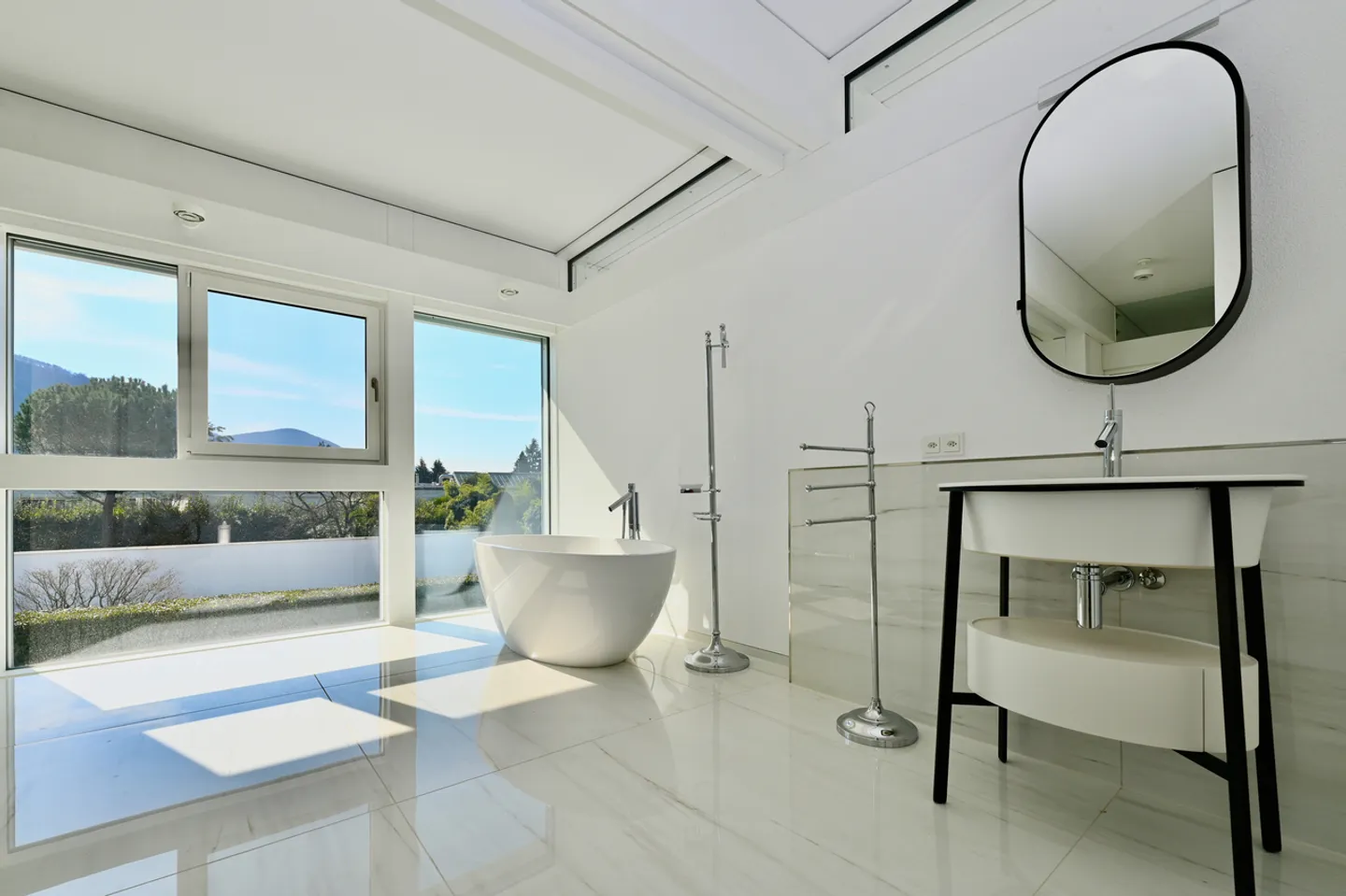 Villa contemporaine au bord du lac de Lugano - Photo 19 sur 33