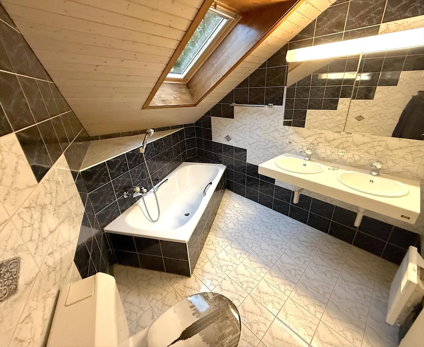 Maison contiguë 8 pièces - Photo 11 sur 13