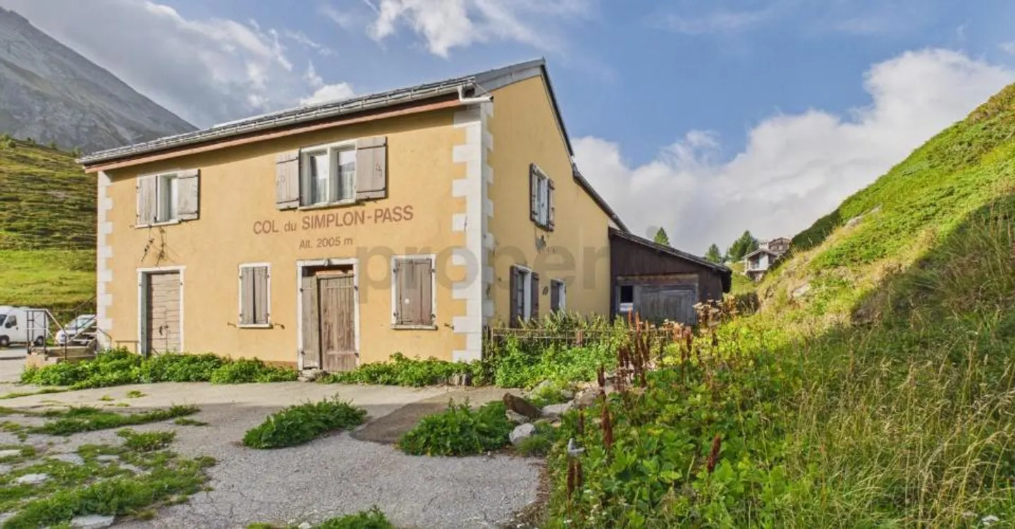 Historical Pass Jewel at 2,005 m above sea level: 228 m² of living space, alpine dream backdrop and versatile use - Photo 1 of 7