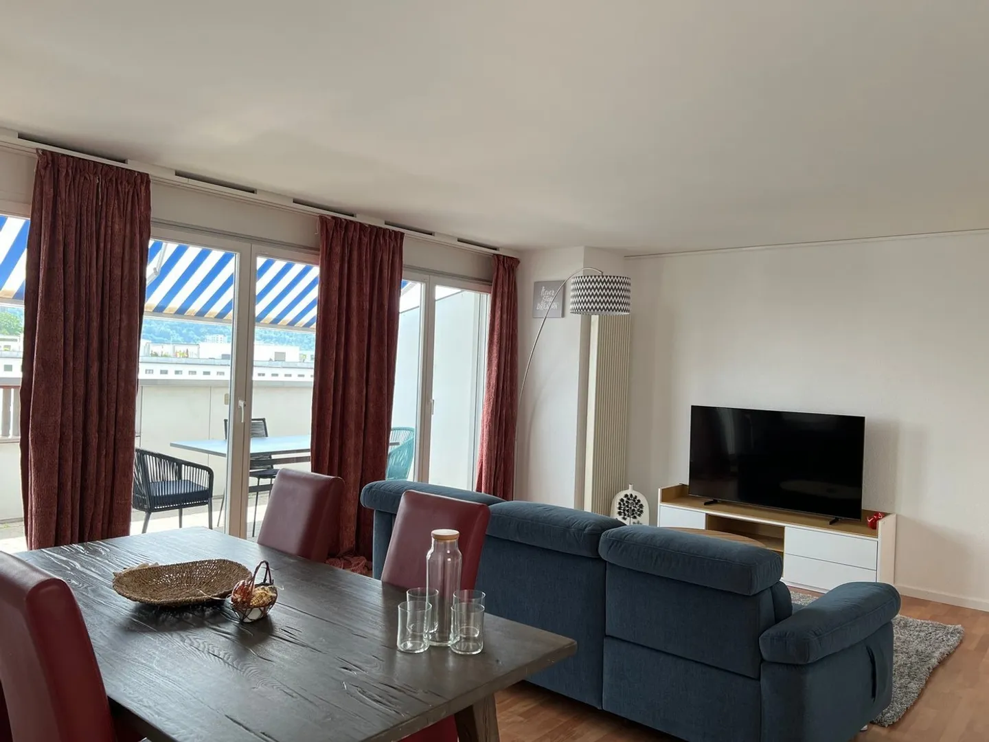 🏡 Premium Furnished 2.5-Room Apartment | Neugutstrasse 12, 8304 Wallisellen | 5th Floor - Photo 2 of 13