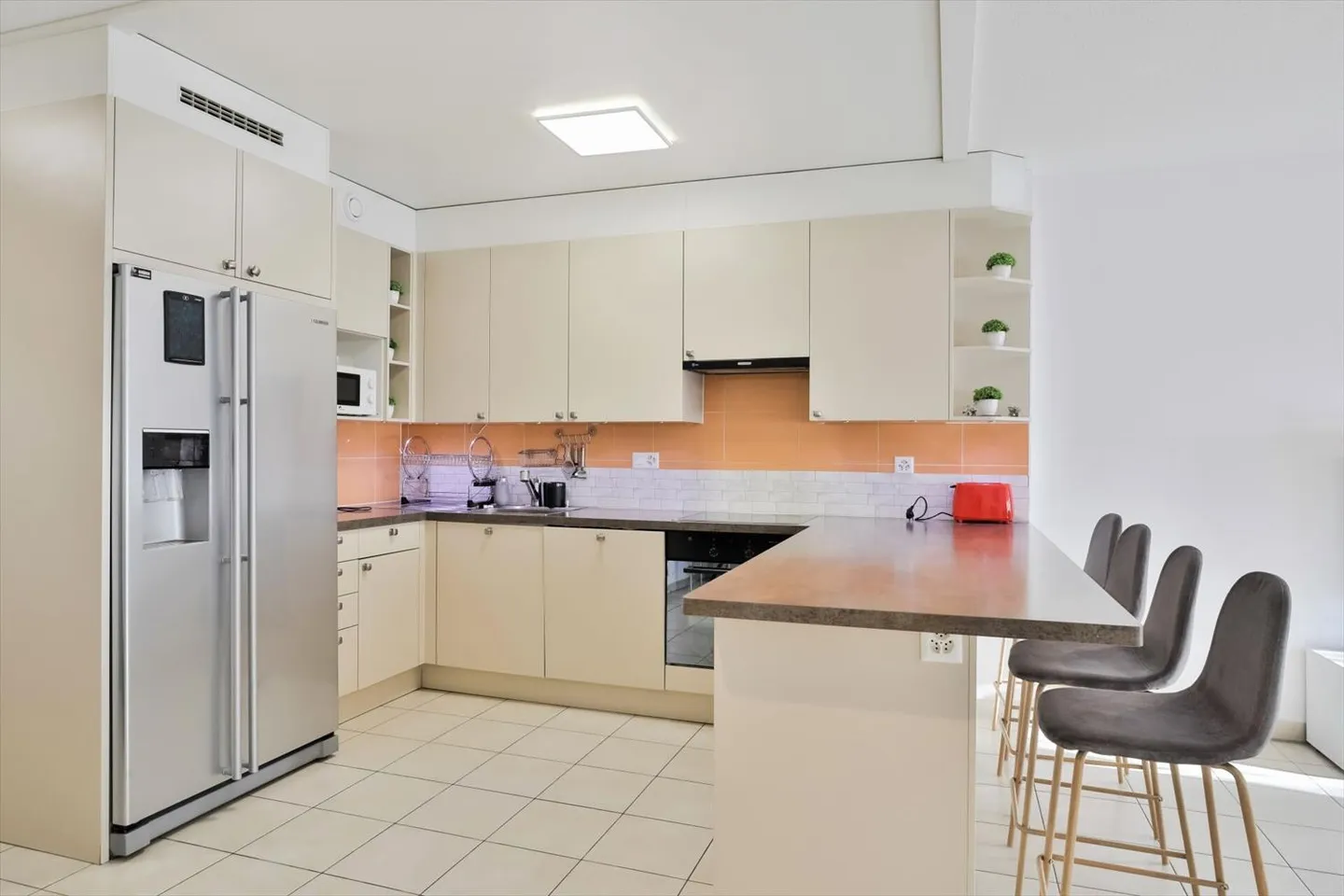 Appartement traversant à proximité des transports et des commerces copie - Photo 3 sur 9