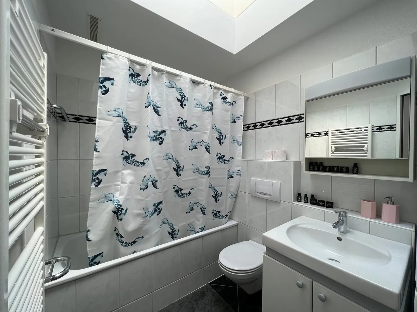 🏡 Premium Furnished 2.5-Room Apartment | Neugutstrasse 12, 8304 Wallisellen | 5th Floor - Photo 12 of 13
