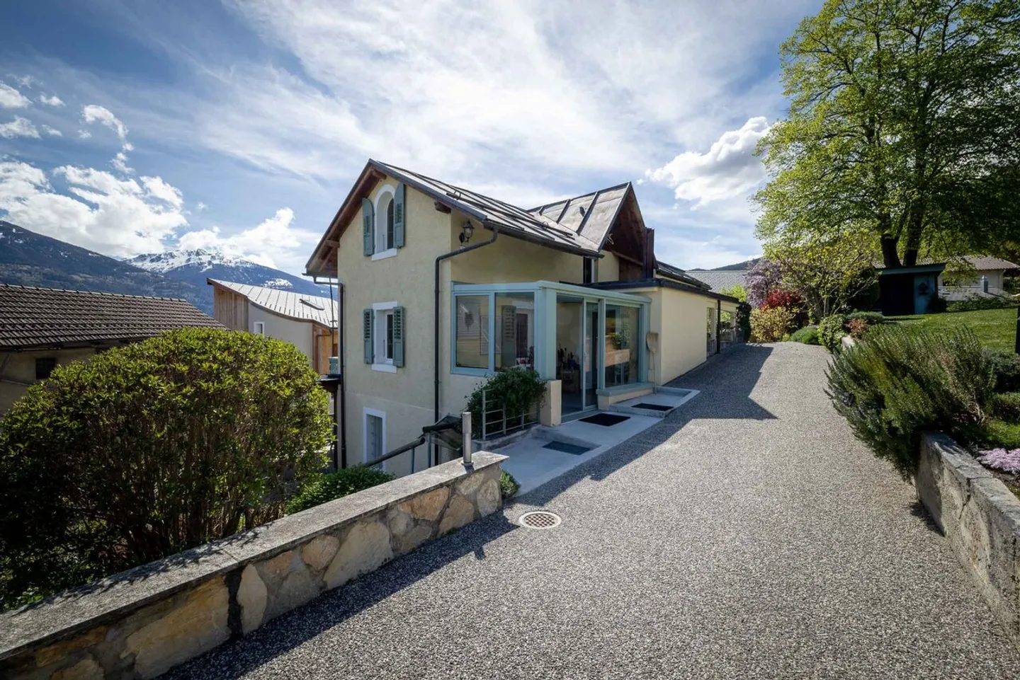 Opportunity: Villa with independent apartment - Photo 1 of 9