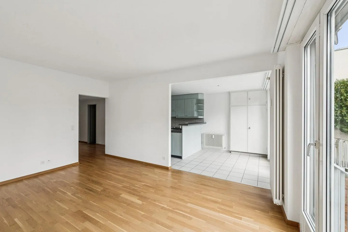 Appartement 3 pièces avec accès au jardin dans un emplacement central à Liestal - Photo 3 sur 12