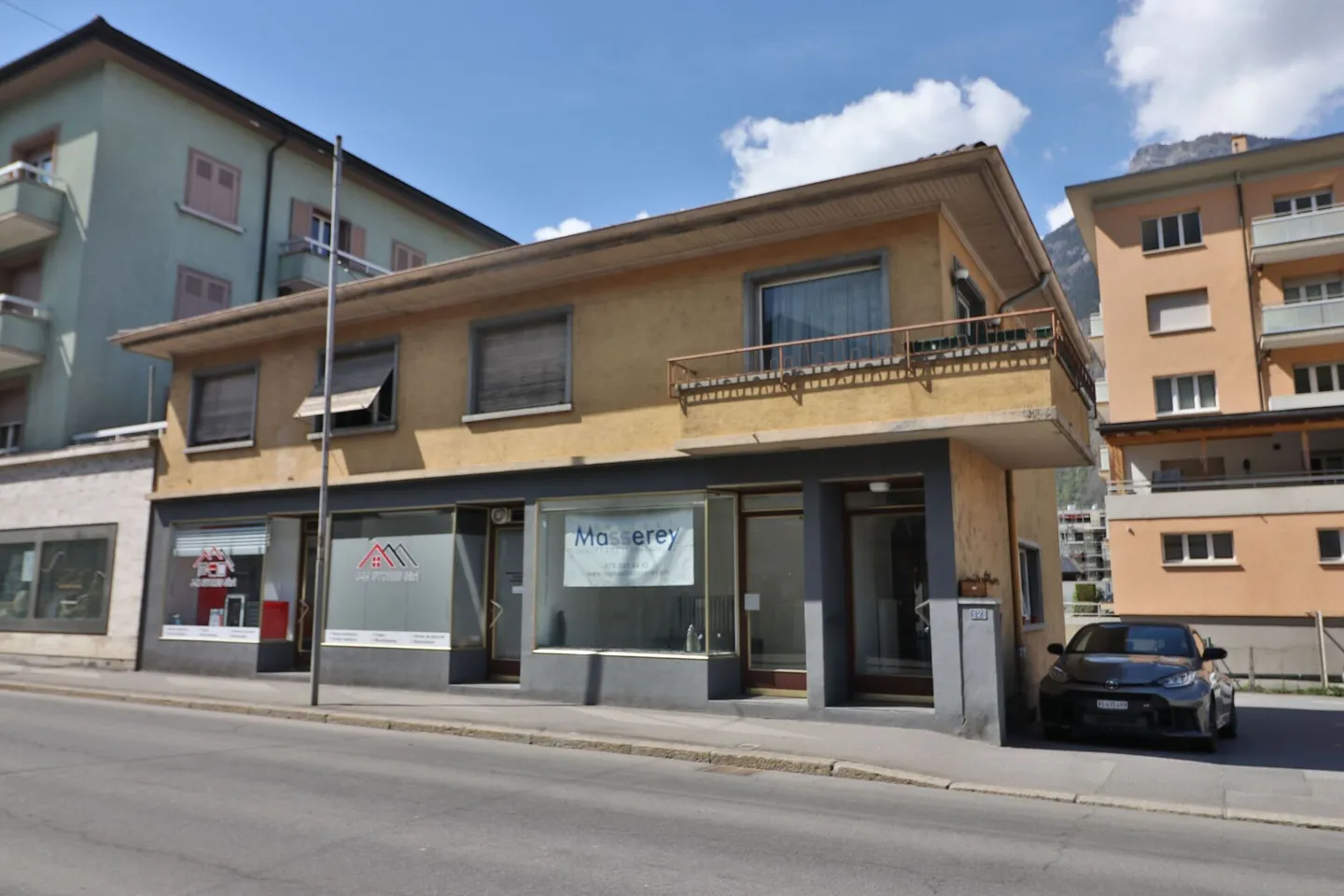 Saxon - Commercial Yield Property - Photo 2 of 13