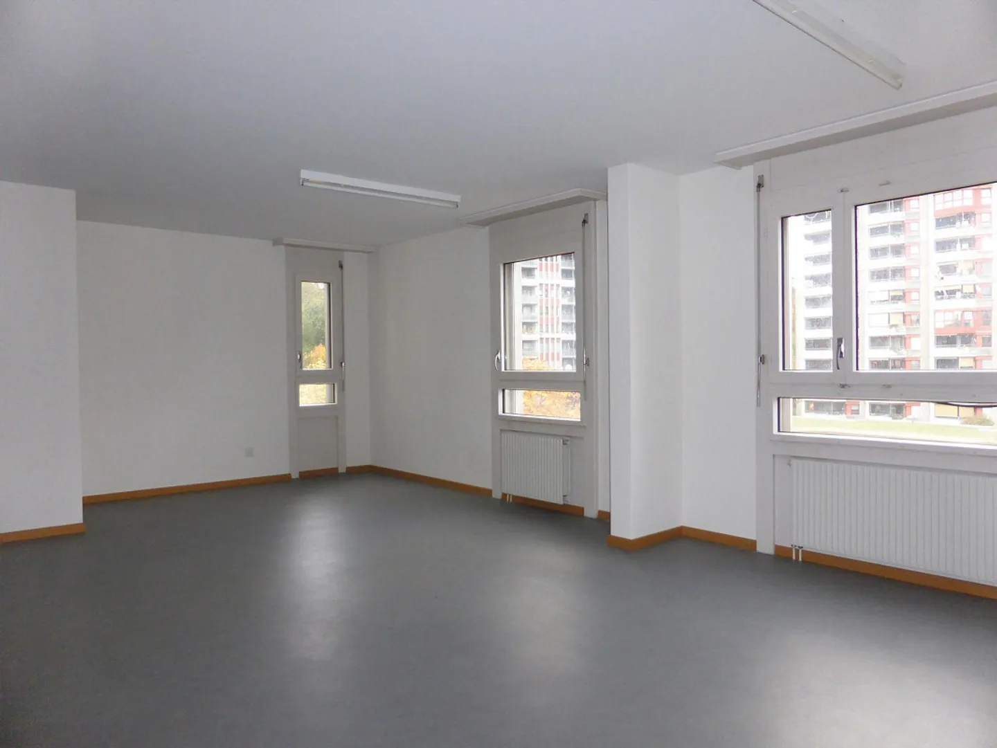 Sala server, spazio di stoccaggio o ufficio in affitto vicino a Westside - Foto 2 di 2