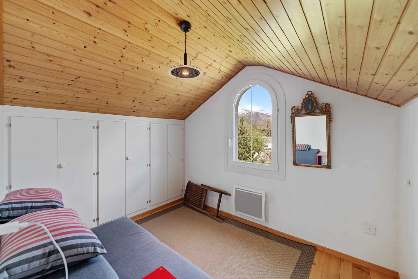 Opportunity: Villa with independent apartment - Photo 5 of 9