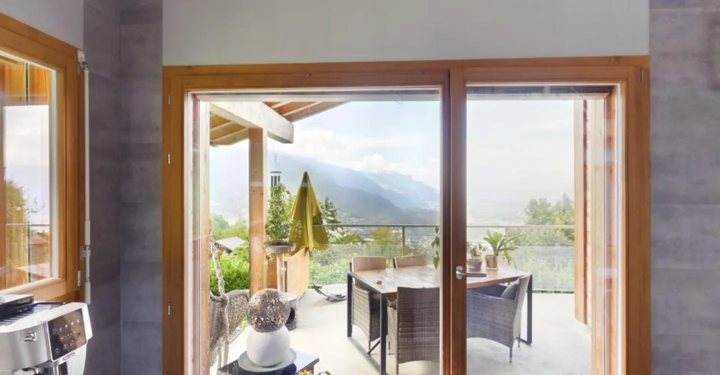 Contemporary Villa 5.5 rooms: Volume, Light and View - Photo 5 of 15