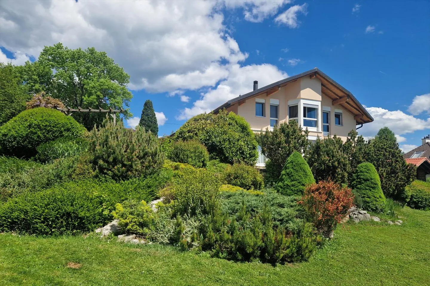 12 min. dall'uscita di Gland - Splendida villa indipendente con 6 stanze e giardino paesaggistico - Foto 1 di 13