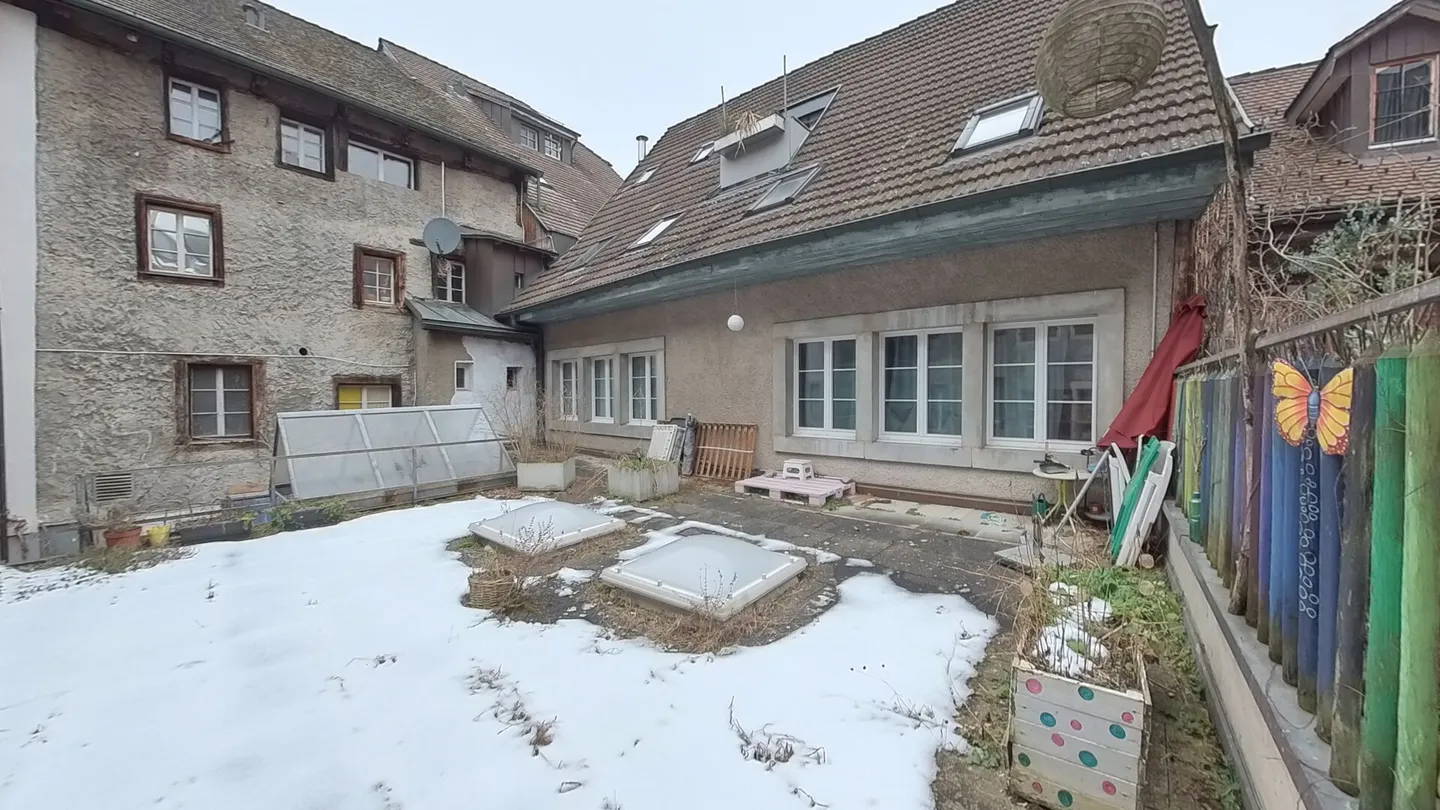 Multi-family house in the old town - Photo 9 of 12