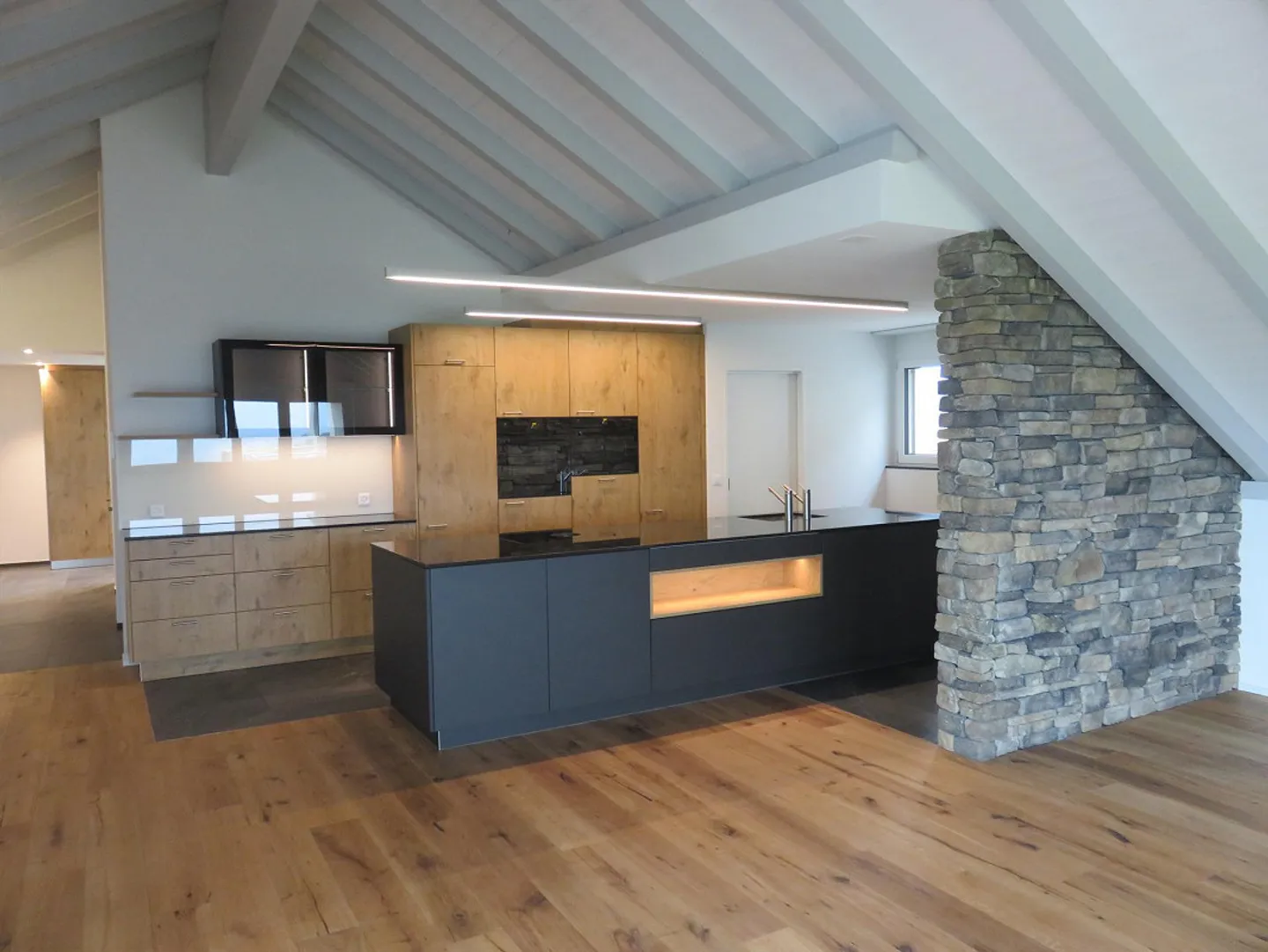 Appartamento mansardato di 5 1/2 stanze - Foto 3 di 17