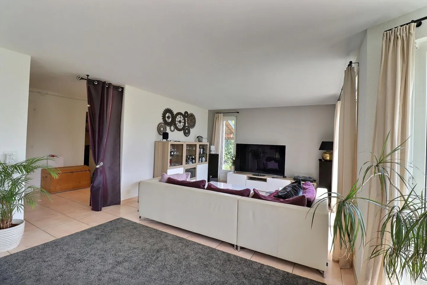 12 min. dall'uscita di Gland - Splendida villa indipendente con 6 stanze e giardino paesaggistico - Foto 3 di 13