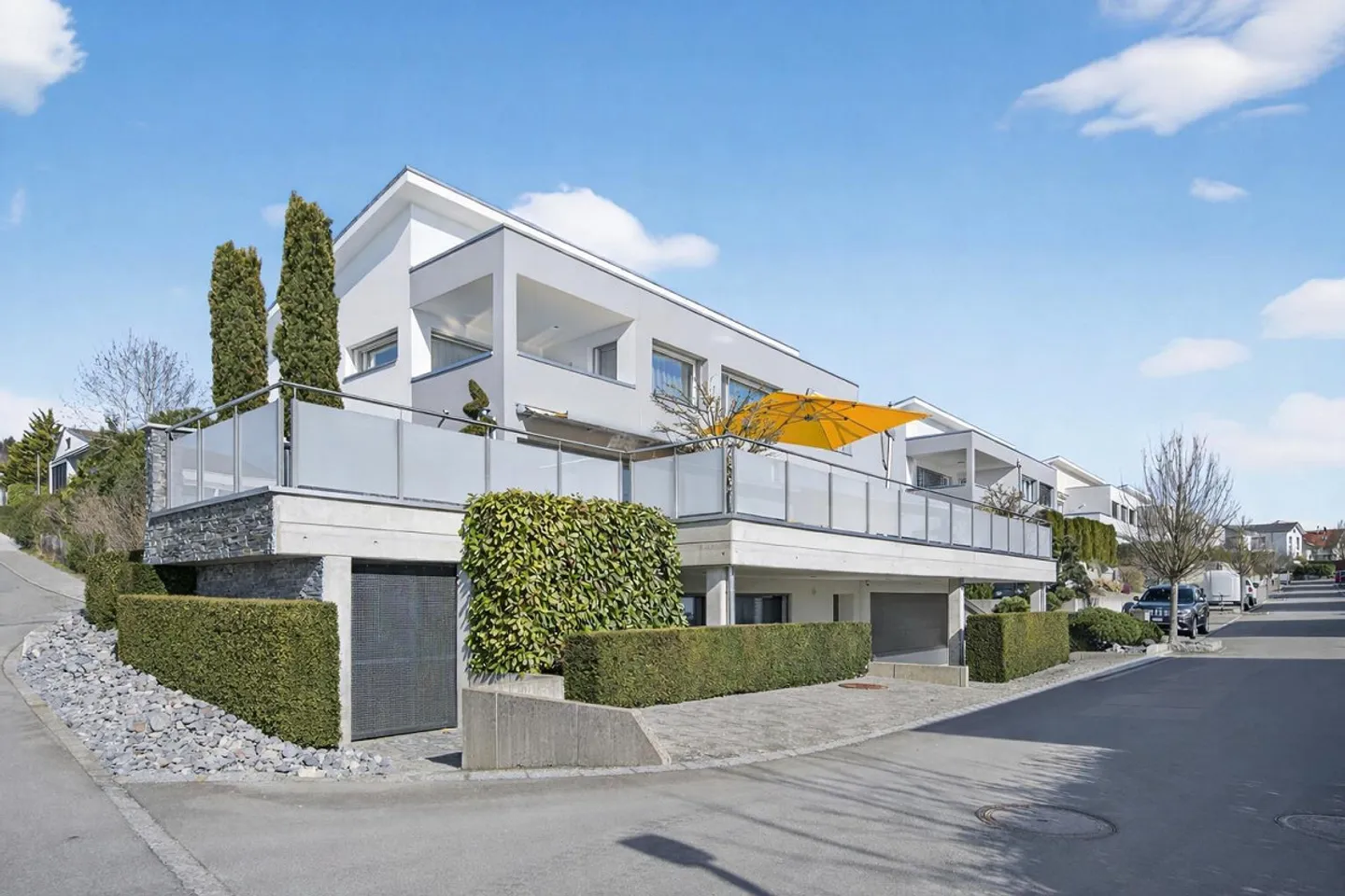 Grosszügiges Familienhaus mit Aussicht - Foto 1 von 6