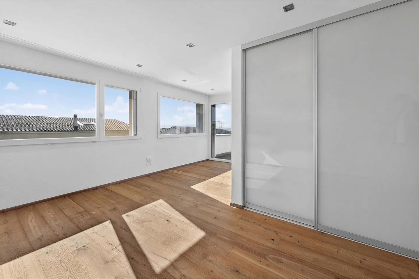 Grosszügiges Familienhaus mit Aussicht - Foto 5 von 6