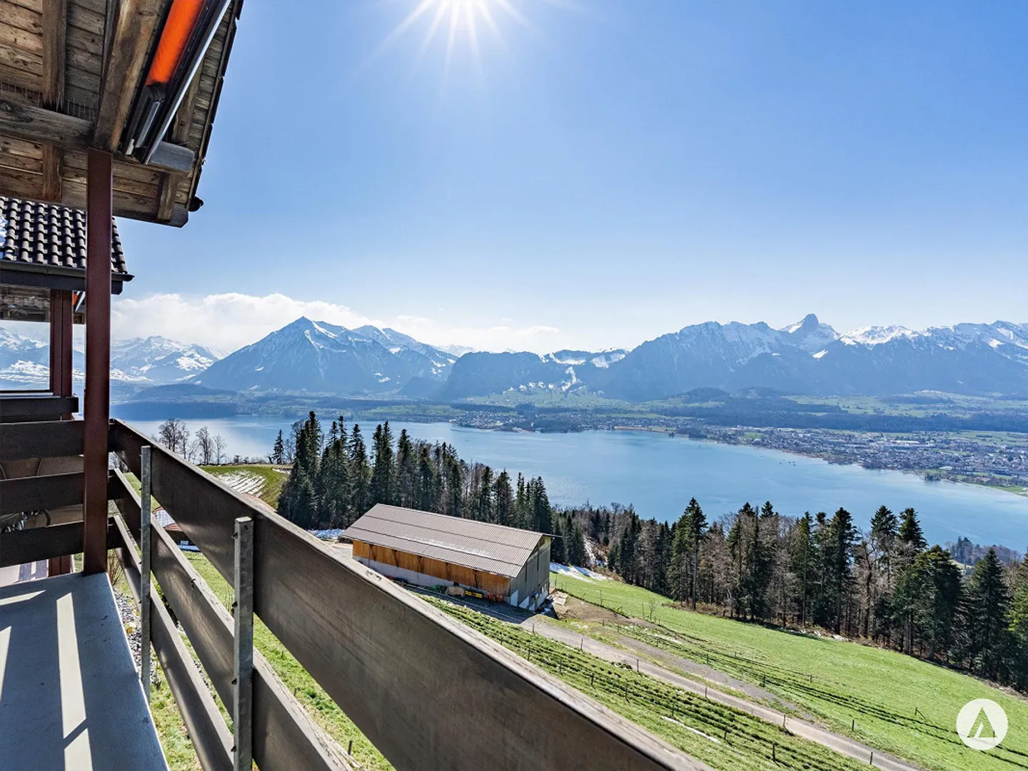 Holiday apartment above the lake with a great view - Photo 1 of 13