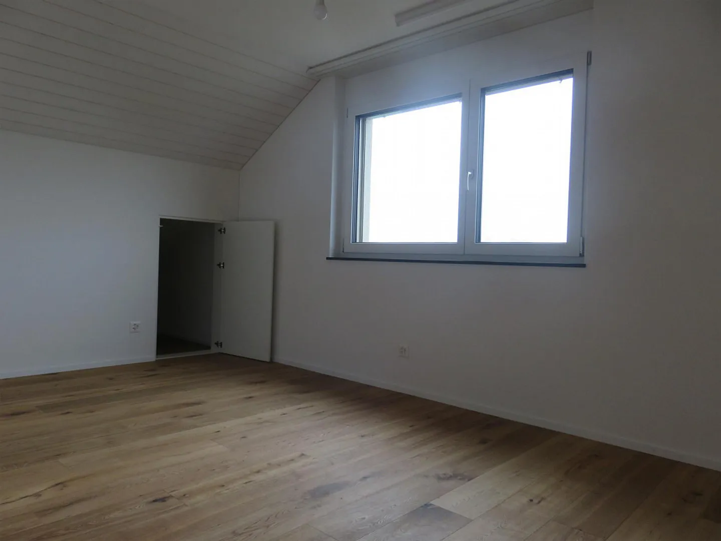 Appartamento mansardato di 5 1/2 stanze - Foto 13 di 17