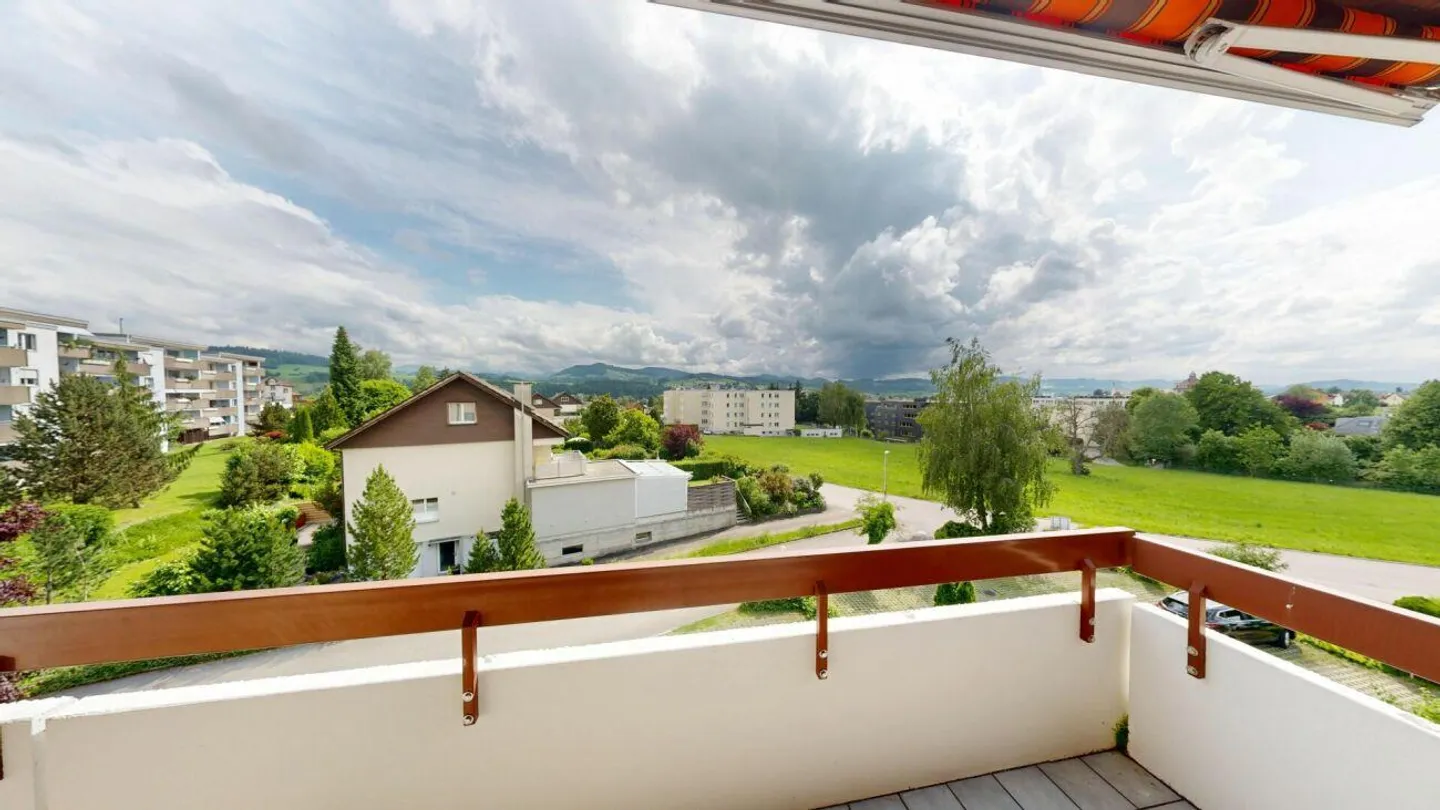 Appartement 3.5 pièces dans la verdure - Photo 2 sur 12