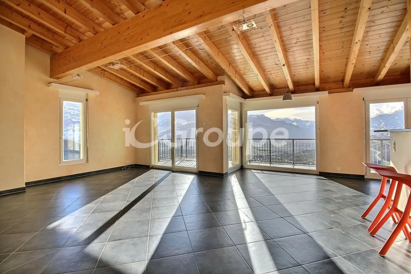 Schöne Penthouse-Wohnung mit 4,5 Zimmern zur Miete in Chandolin-Savièse - Foto 3 von 20