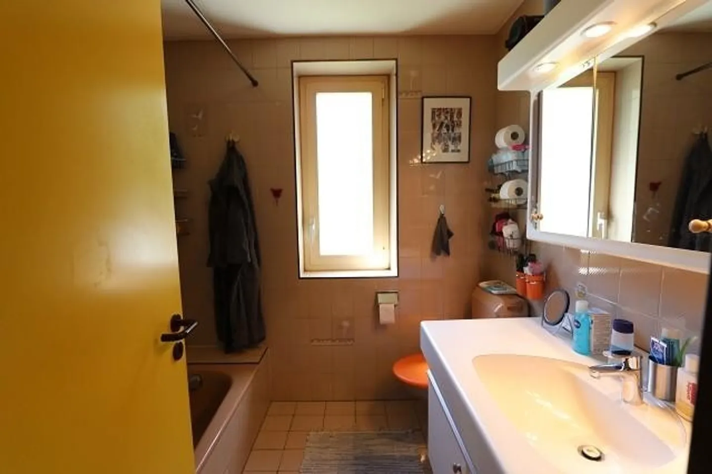 Casa bifamiliare con due appartamenti di 4 locali con grande giardino bello... - Foto 14 di 31