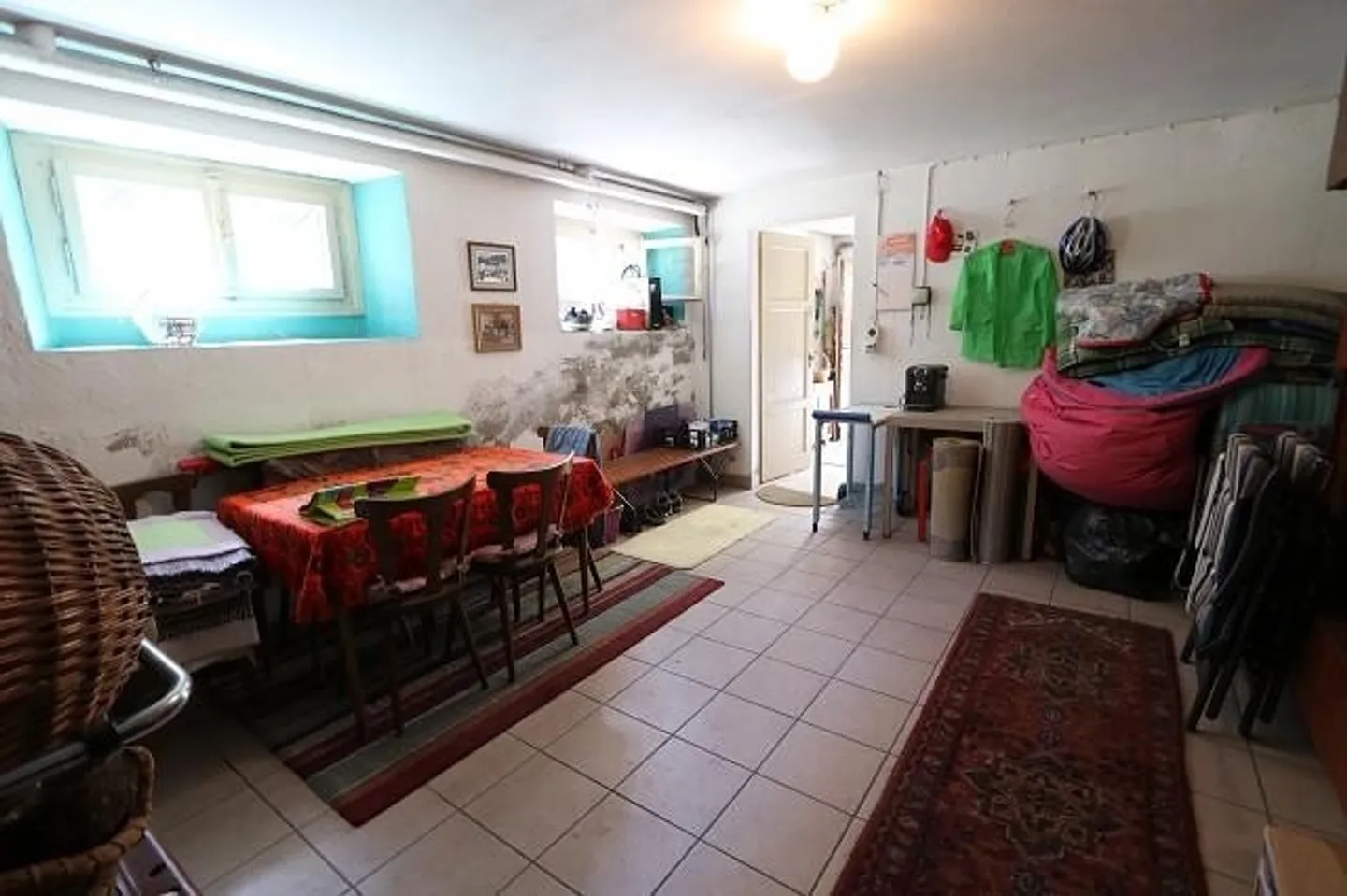 Casa bifamiliare con due appartamenti di 4 locali con grande giardino bello... - Foto 17 di 31