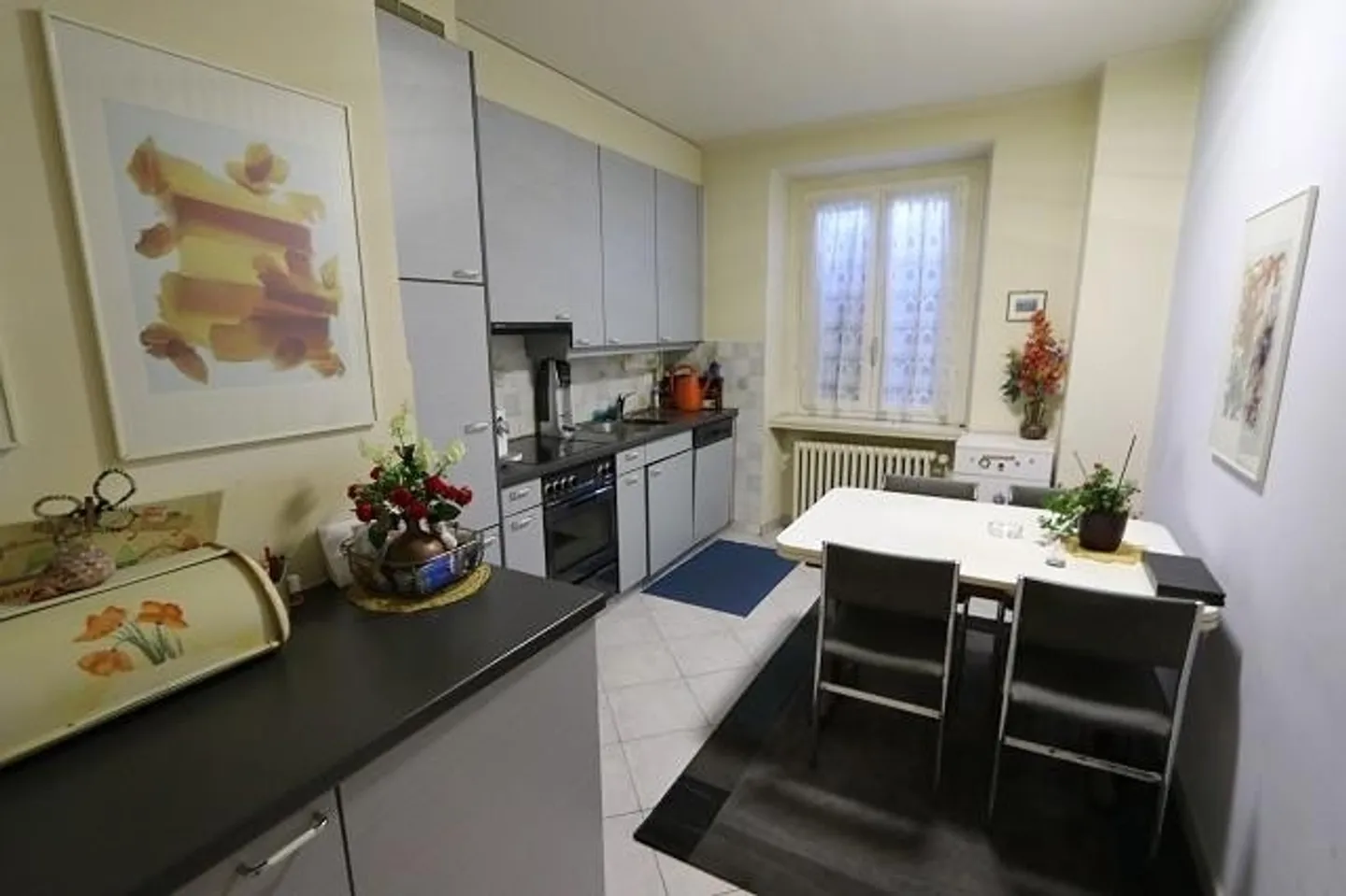 Casa bifamiliare con due appartamenti di 4 locali con grande giardino bello... - Foto 18 di 31