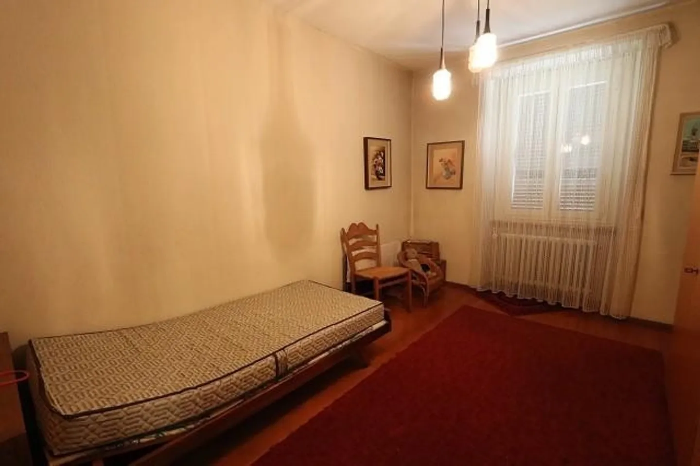 Casa bifamiliare con due appartamenti di 4 locali con grande giardino bello... - Foto 22 di 31