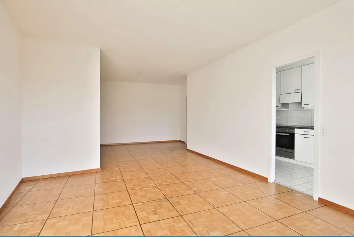 Charmilles - 4-room apartment with plenty of light - Photo 3 of 9