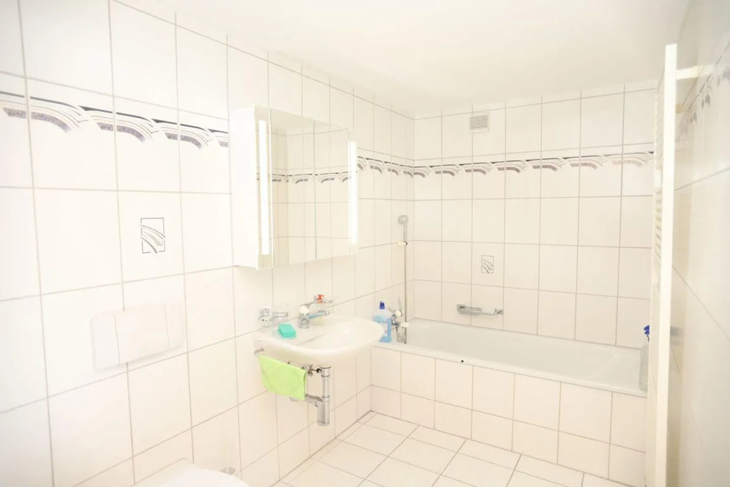 Well-maintained, central apartment with large outdoor area - Photo 5 of 13