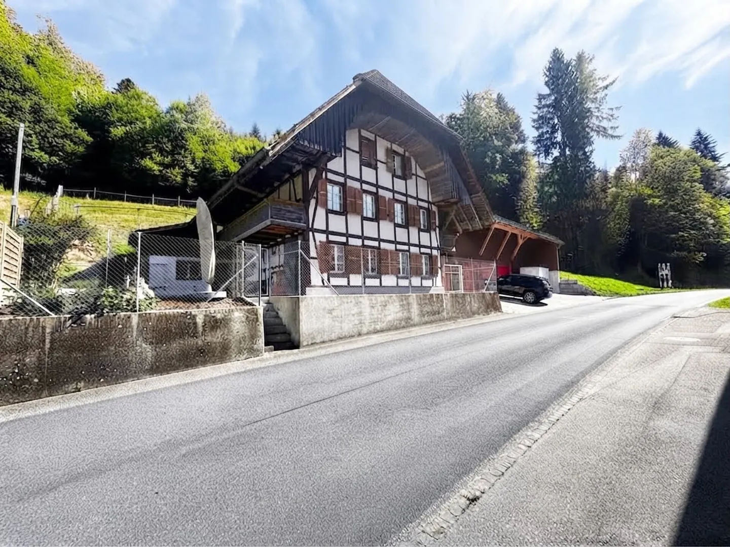 Grosszügiges Haus mit Neubau - Foto 1 von 1