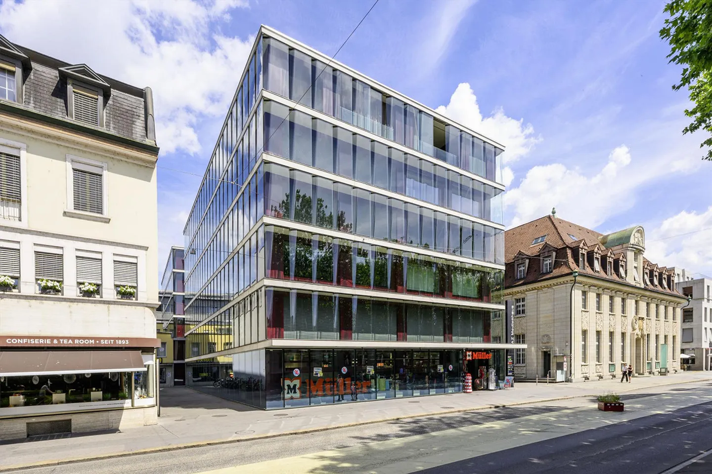 Espaces commerciaux à partir de 310 m² pour vos visions dans la maison des médias AZ - Photo 1 sur 7