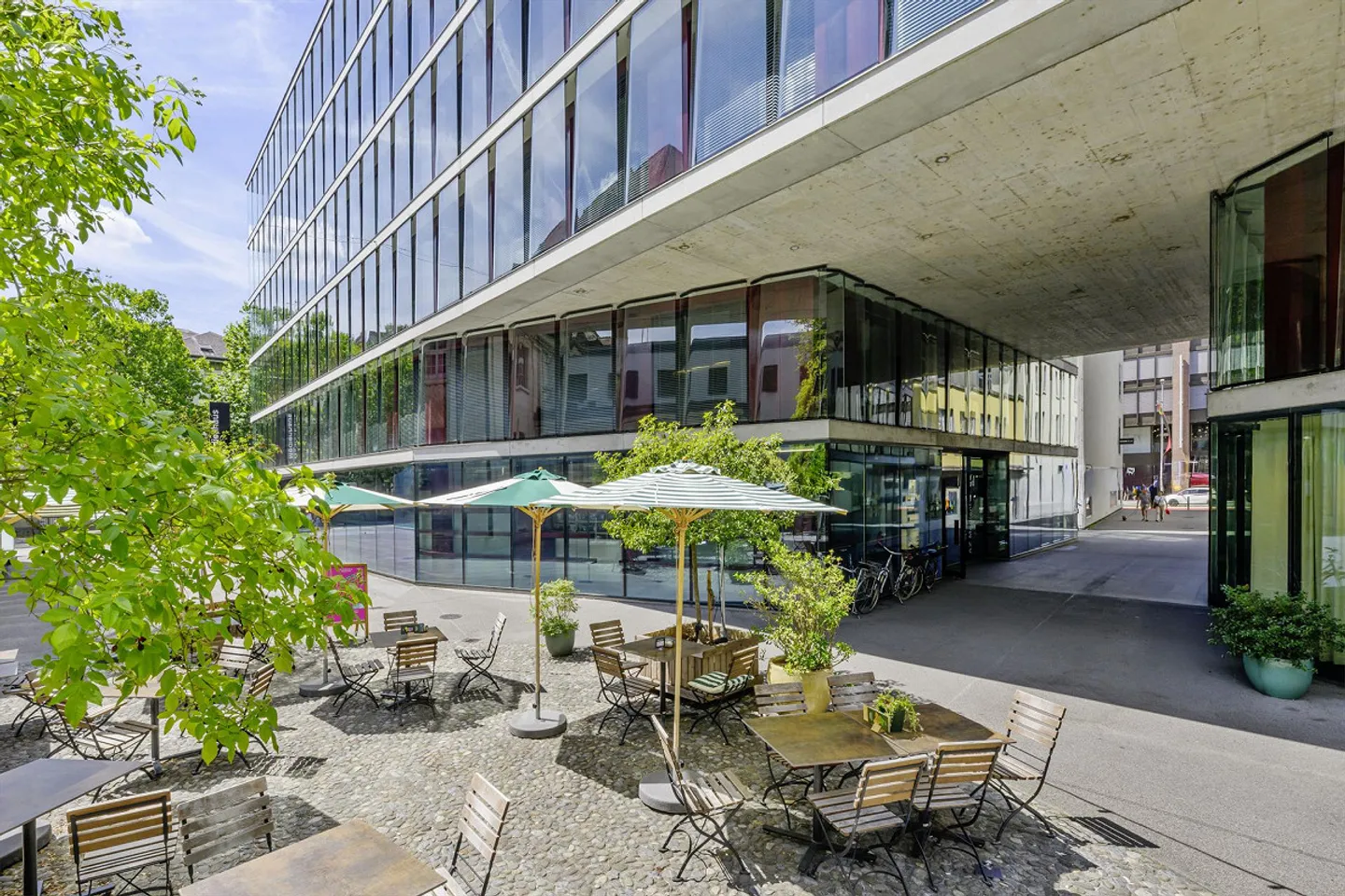Espaces commerciaux à partir de 310 m² pour vos visions dans la maison des médias AZ - Photo 5 sur 7