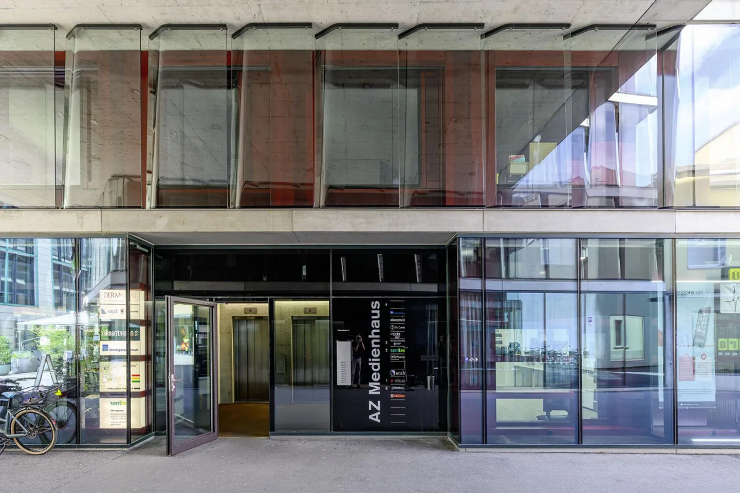 Espaces commerciaux à partir de 310 m² pour vos visions dans la maison des médias AZ - Photo 6 sur 7