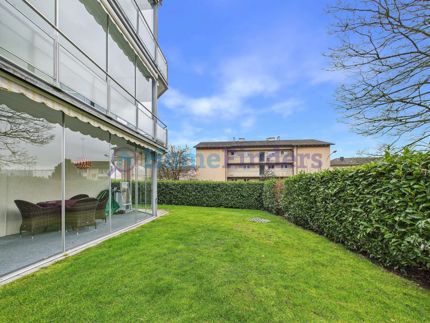 Central et lumineux avec jardin ensoleillé - Photo 1 sur 11