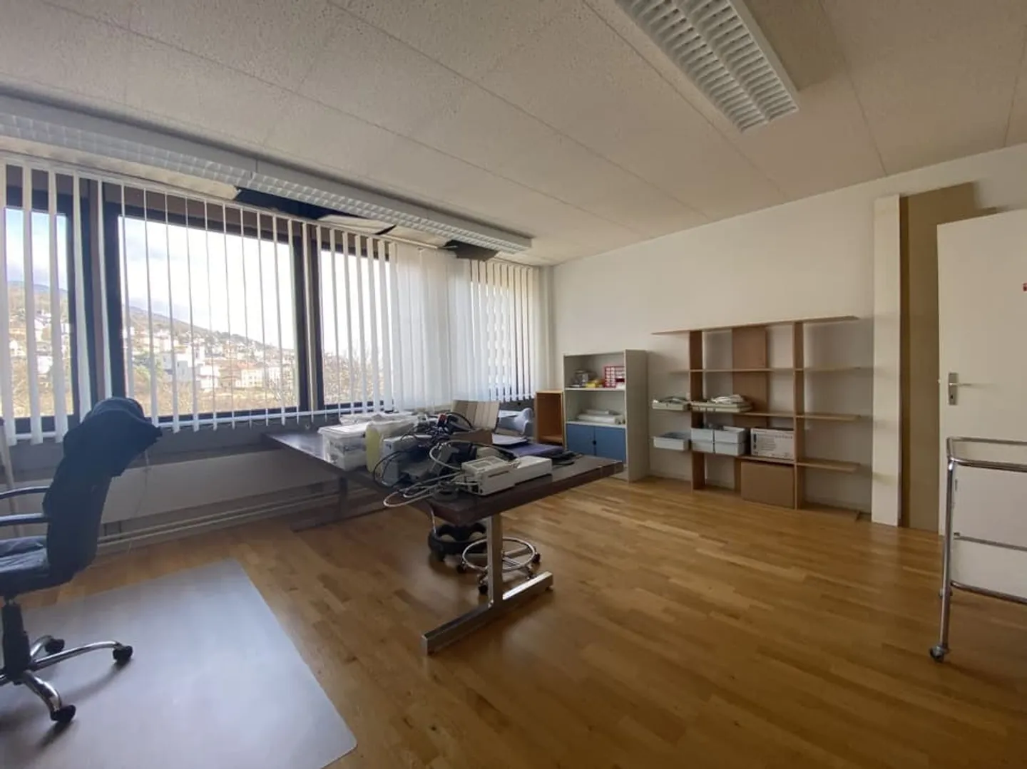 Bureau spacieux à Neuchâtel - Photo 4 sur 8