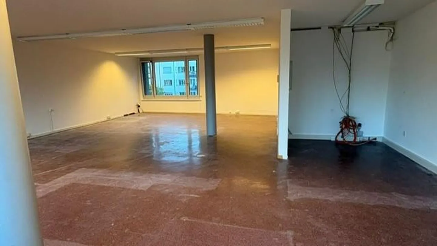 Ufficio di circa 104 m2 al 3° piano in affitto a 8004 Zurigo - Foto 3 di 8