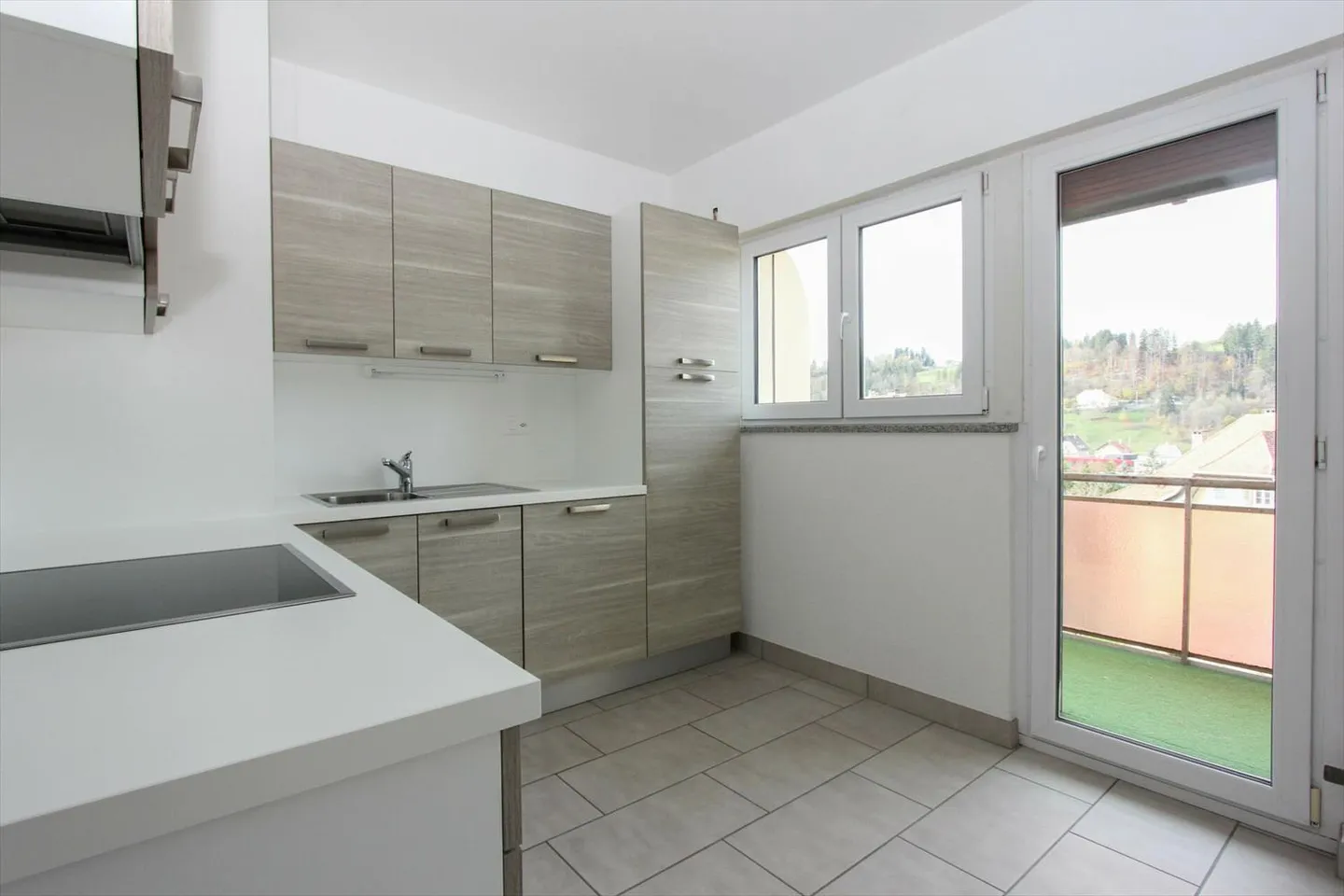 Brightly renovated 3.5-room investment apartment - Photo 3 of 13