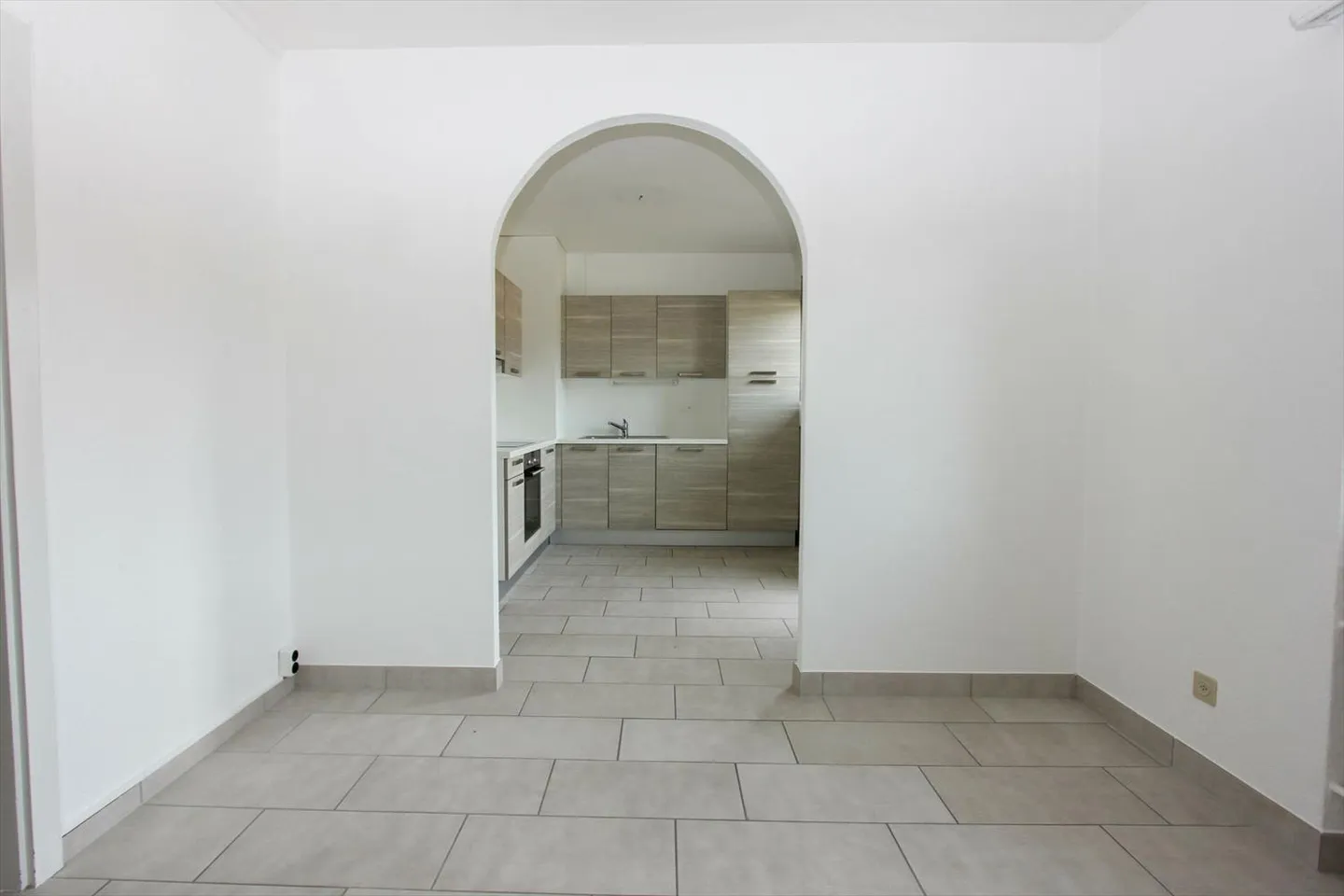 Brightly renovated 3.5-room investment apartment - Photo 2 of 13