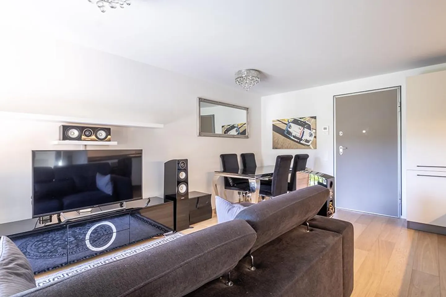 ELEGANT 3.5 ROOMS IN VACALLO - Photo 2 of 11