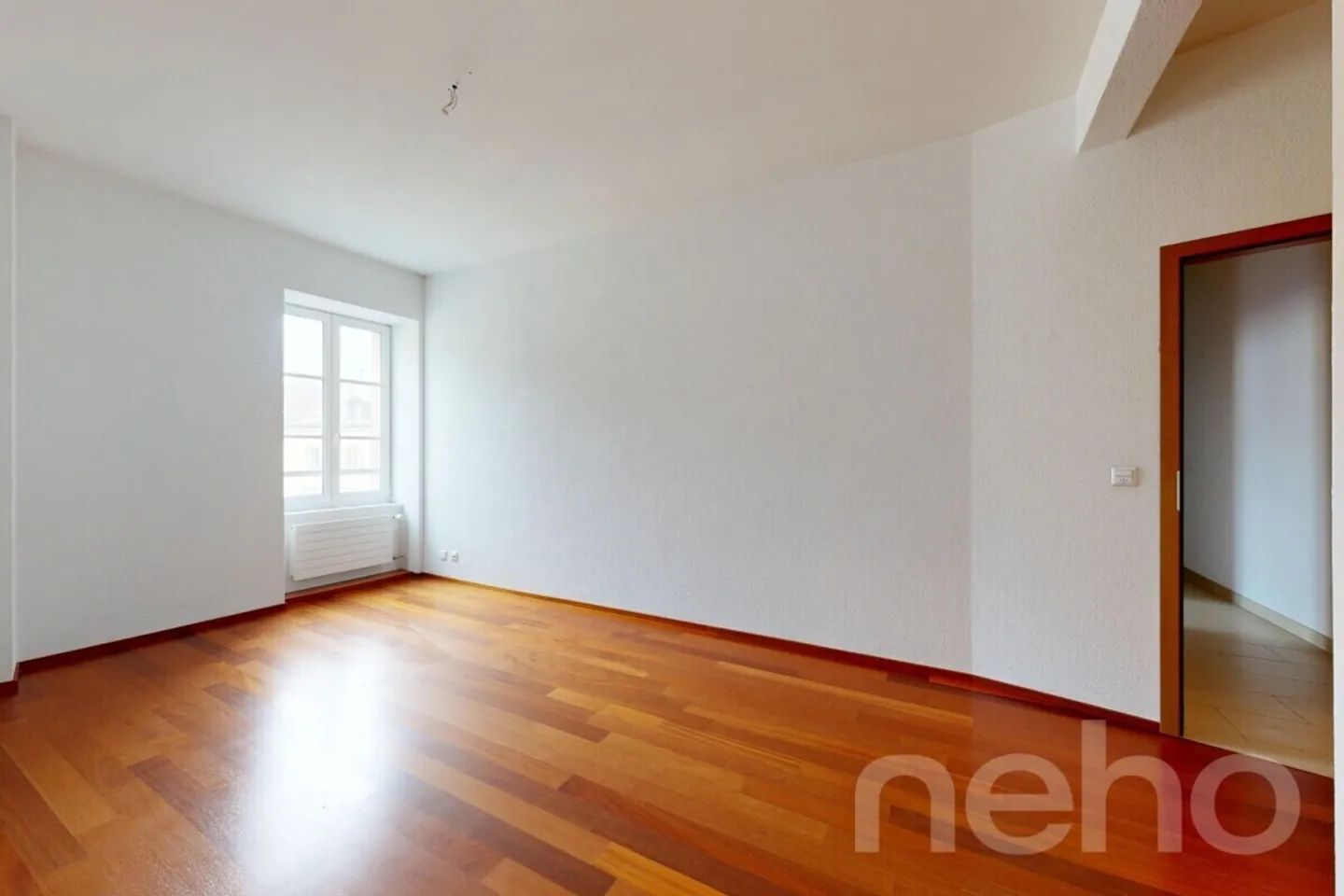 Magnificent 5.5-room apartment with large volumes just steps from the lake and the city center! - Photo 7 of 12