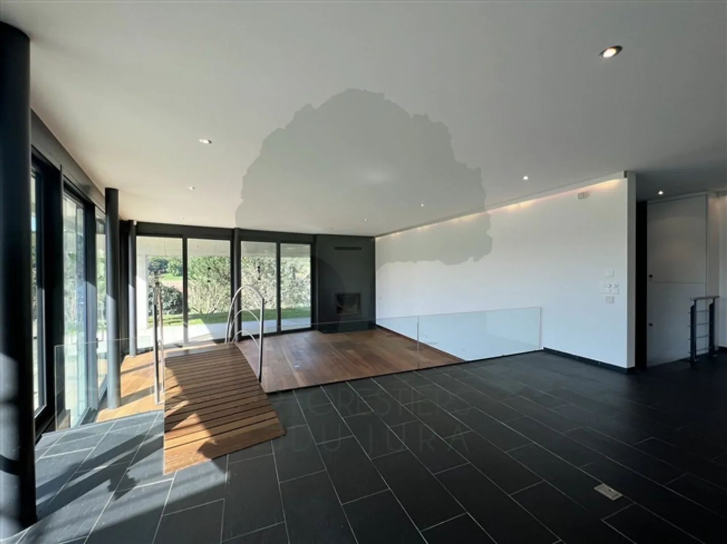 Prächtiges Architektenhaus in Coeuve - Foto 2 von 20