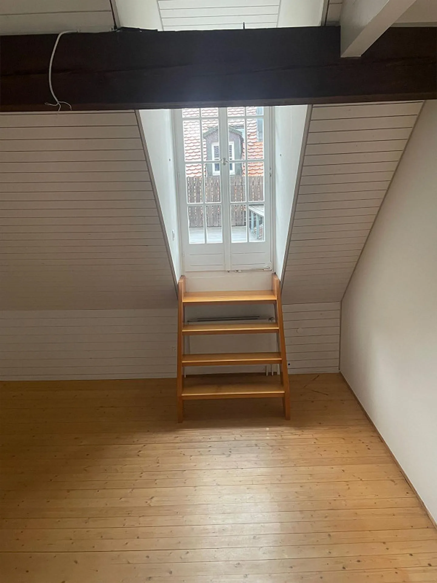 Cool penthouse apartment, close to the city center and with a lot of charm - Photo 8 of 8