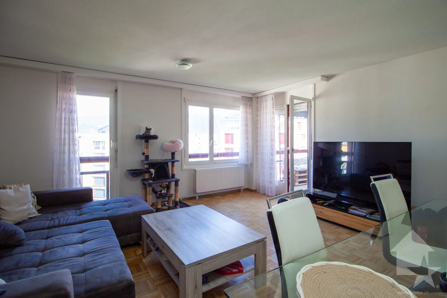 Stunning 3.5-room apartment on the top floor - Photo 3 of 18